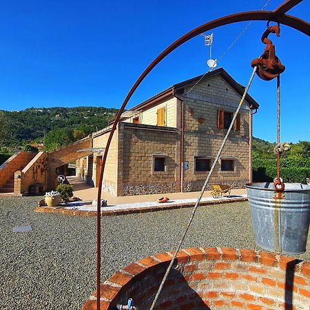 Spicchio Di Luna - Casa Vacanze Albiano Magra Exterior foto