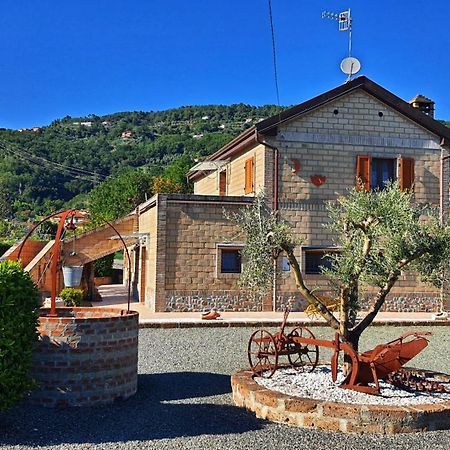 Spicchio Di Luna - Casa Vacanze Albiano Magra Exterior foto