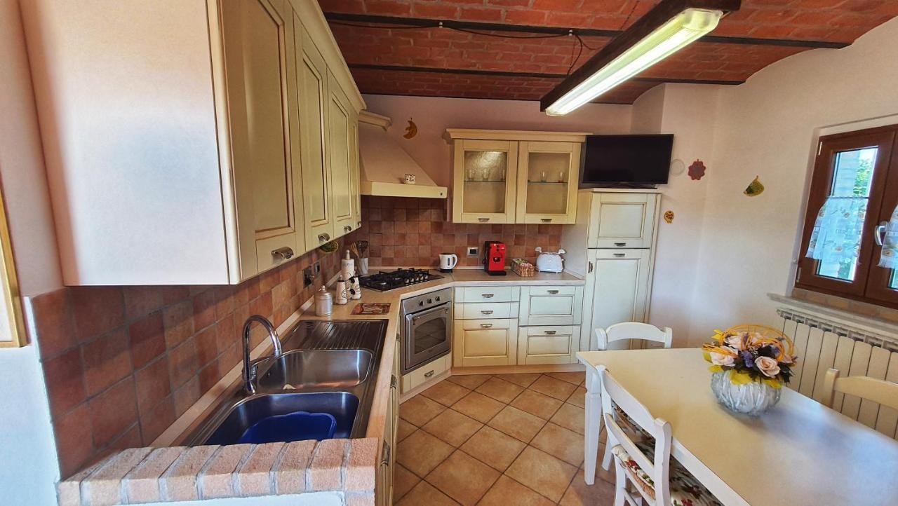 Spicchio Di Luna - Casa Vacanze Albiano Magra Exterior foto