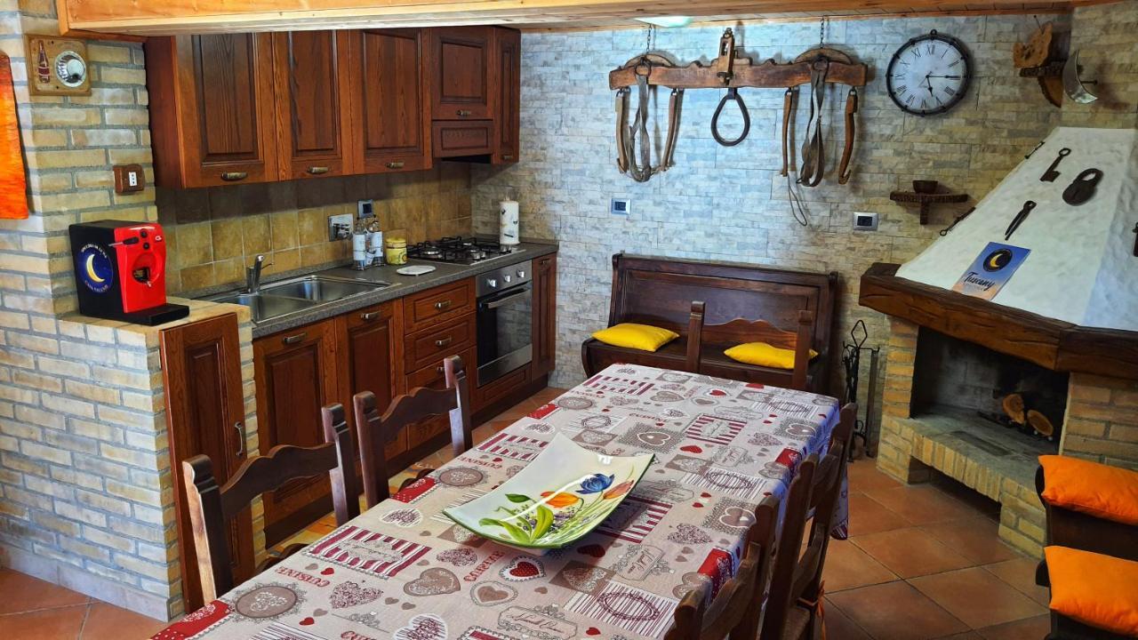 Spicchio Di Luna - Casa Vacanze Albiano Magra Exterior foto