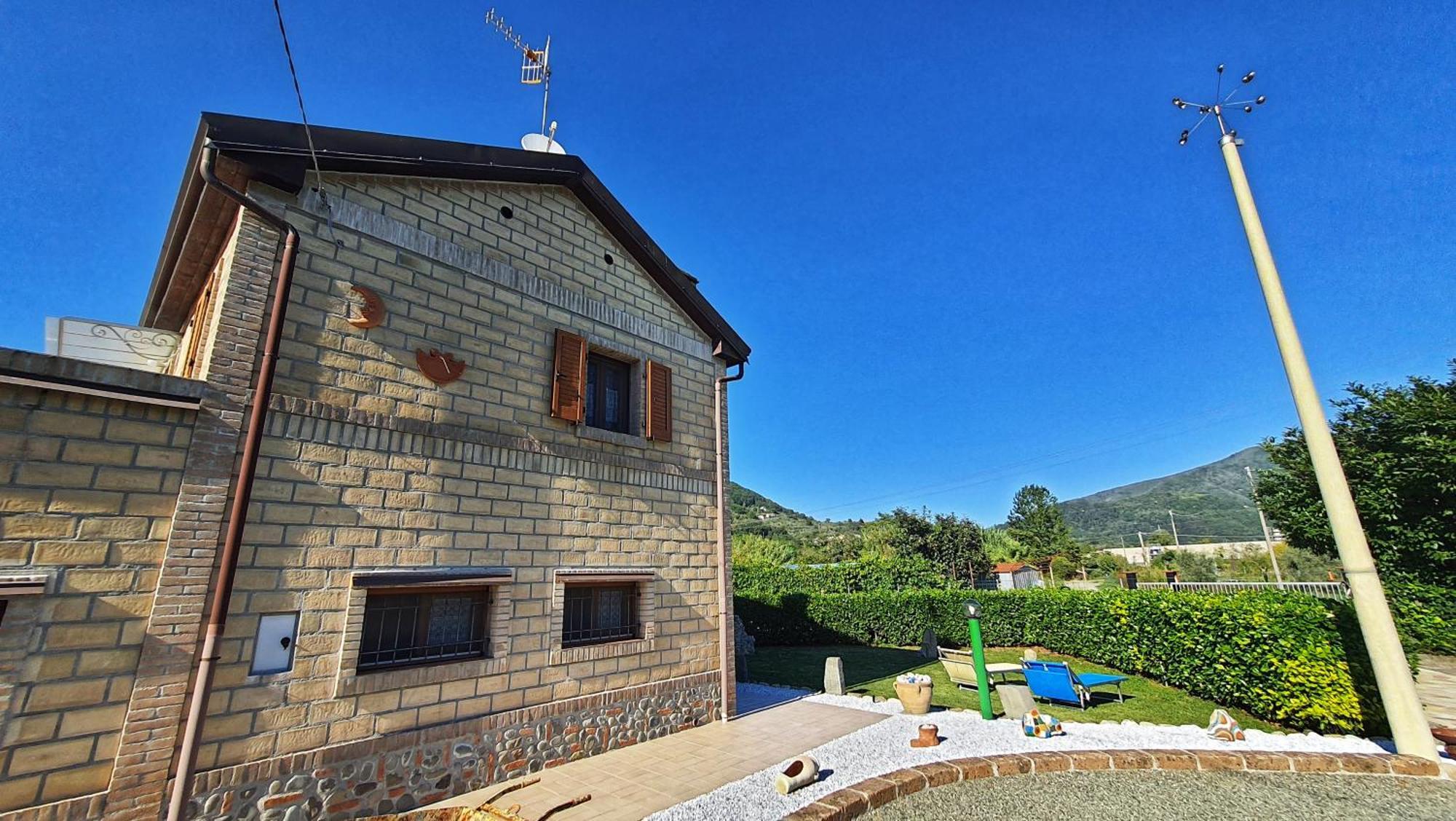 Spicchio Di Luna - Casa Vacanze Albiano Magra Exterior foto