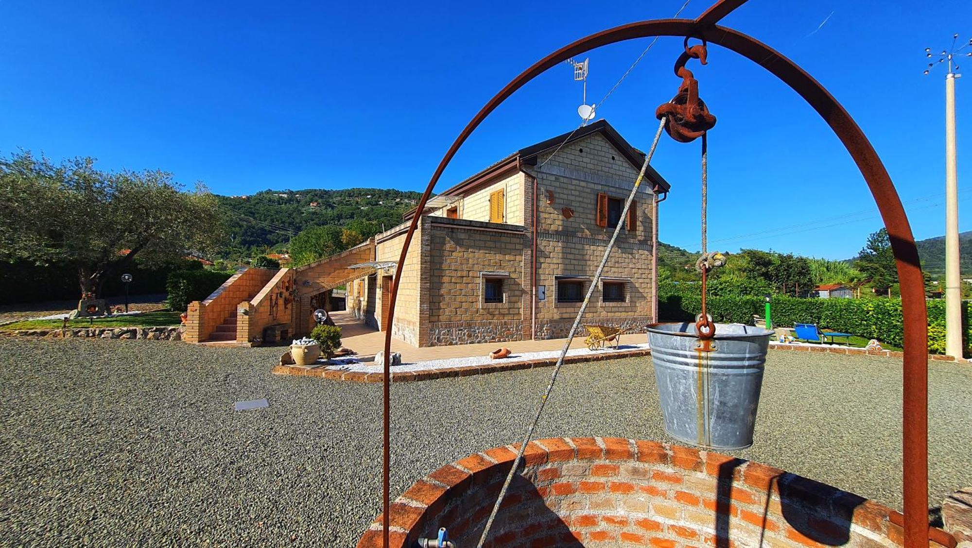 Spicchio Di Luna - Casa Vacanze Albiano Magra Exterior foto